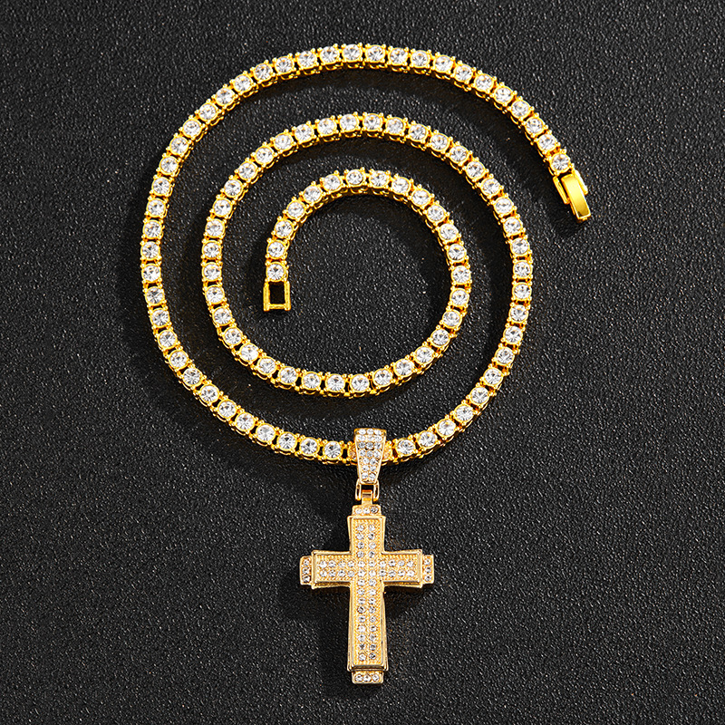Collana con pendente croce hip hop con strass personalizzata_voghion.com