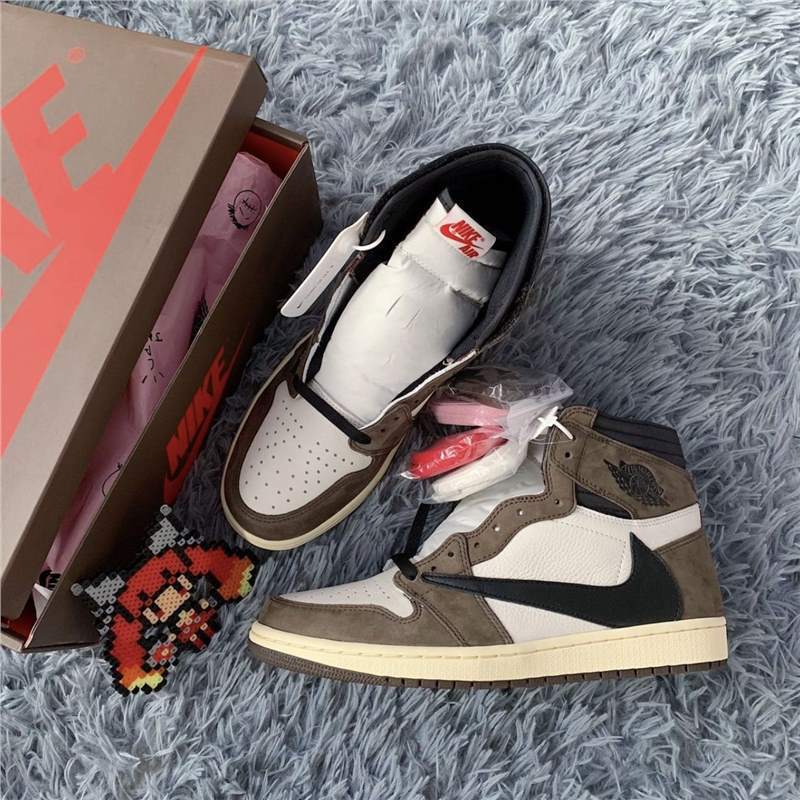 Aj1 Deep Brown Reverse Swoosh Collaboration Retro High-Top Casual Basketball Shoes for Men and Women, Spring and Autumn Models, High Aesthetic Value Aj1 Deep Brown Reverse Swoosh Collaboration Retro High-Top Casual Basketball Shoes for Men and Women, Spring and Autumn Models, High Aesthetic Value