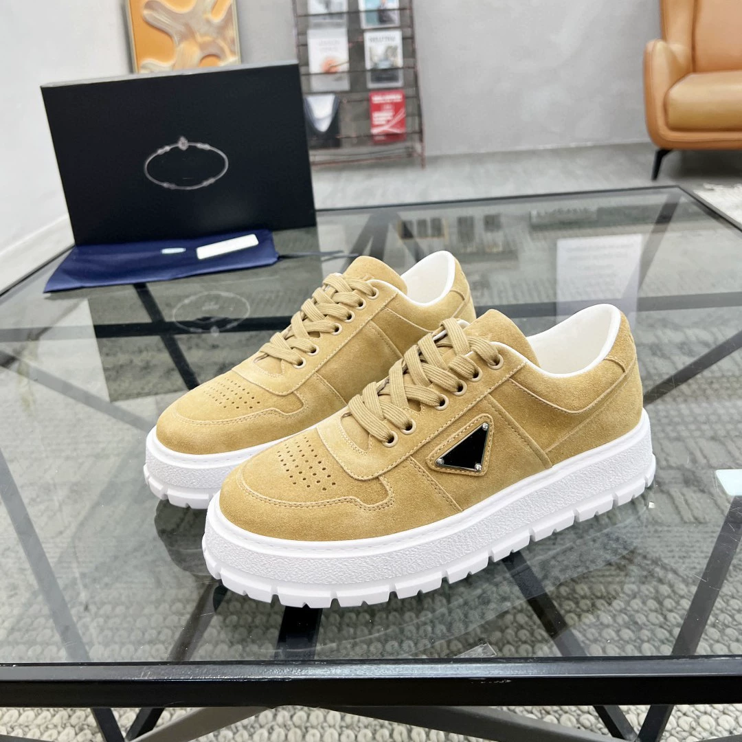 Новые повседневные мужские кроссовки из коровьей замши, мужские дорожные туфли из натуральной кожи, мужские дышащие туфли на плоской подошве с перфорацией на шнуровке