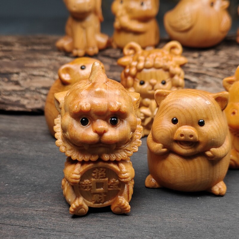 本物のシダーウッドの装飾品、手彫りの貔貅木彫り工芸品、マホガニー動物の天然作品、文具工芸品|undefined
