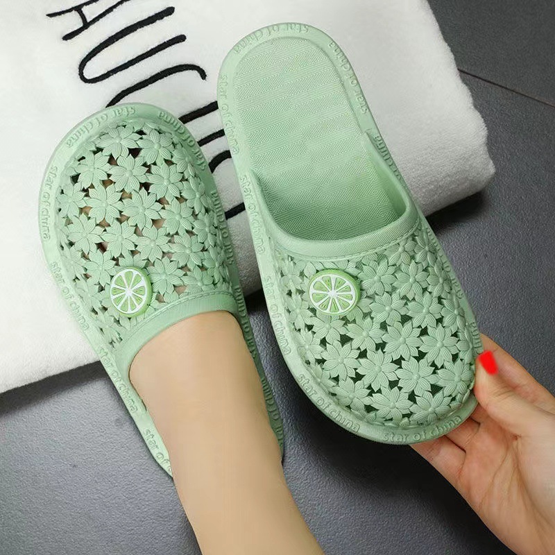 Nuevas zapatillas planas antideslizantes hollow-out lindo color sólido playa verano al aire libre baño zapatos de mujer sala de Casa sandalias de Punta cerrada