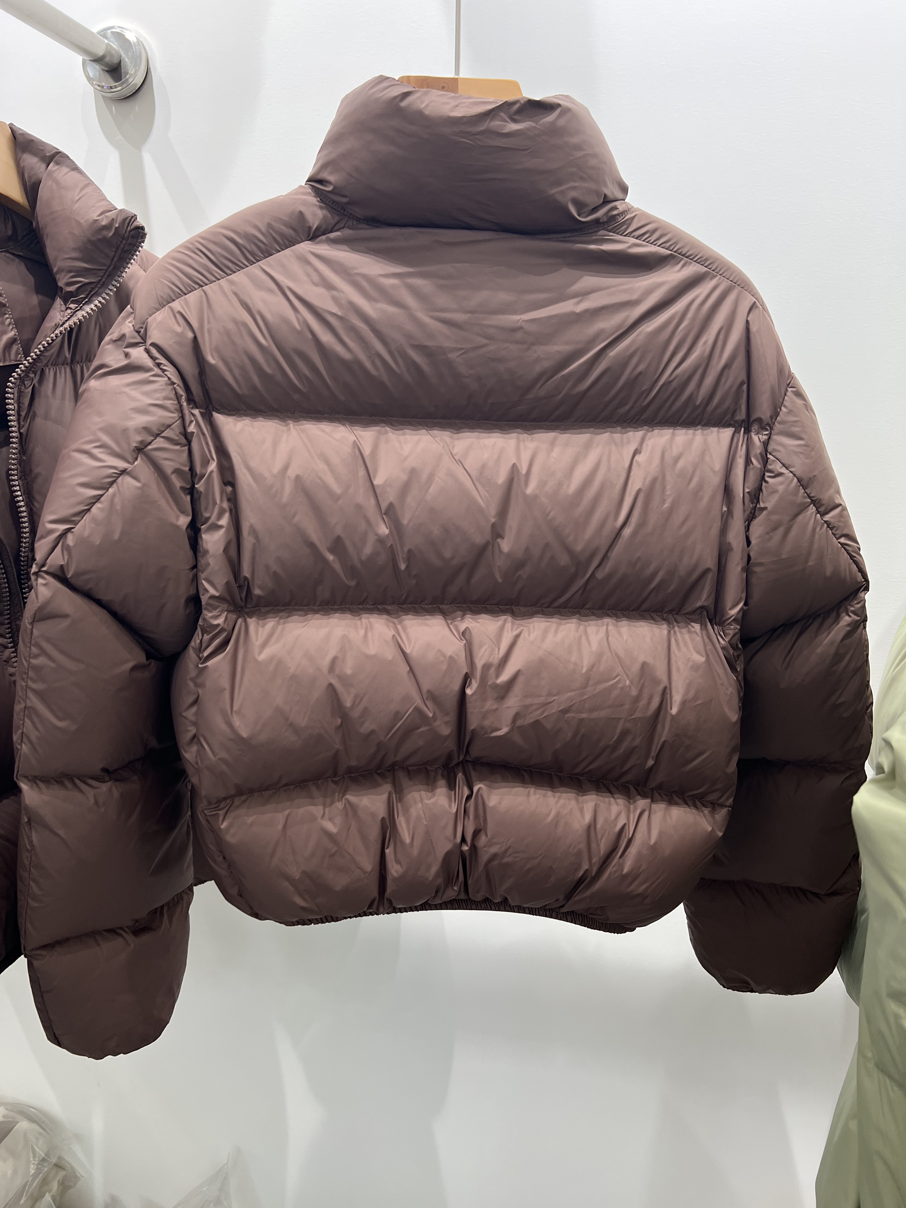White Duck Down Puffer Jacket For Women Trendy Kendall Jenner Style_voghion.com