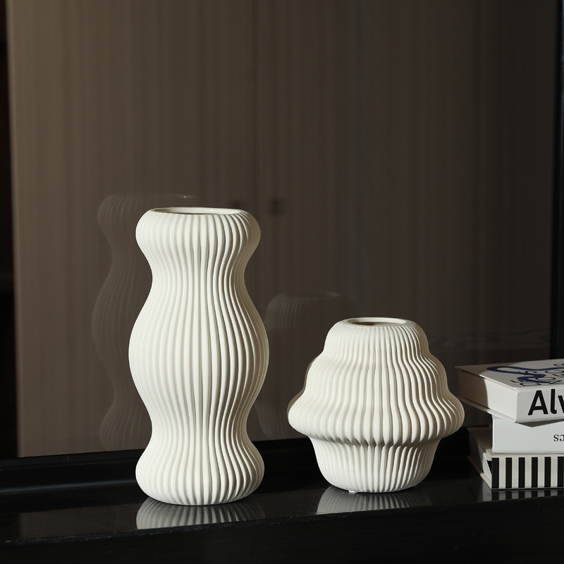 Florero pequeño de cerámica de embrión simple creativo estilo interior nórdico hogar sala de estar decoración de arreglos florales secos adornos de alto valor