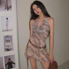外贸跨境美式扎染挂脖连衣裙女装夏季收腰短裙甜辣妹性感吊带裙子