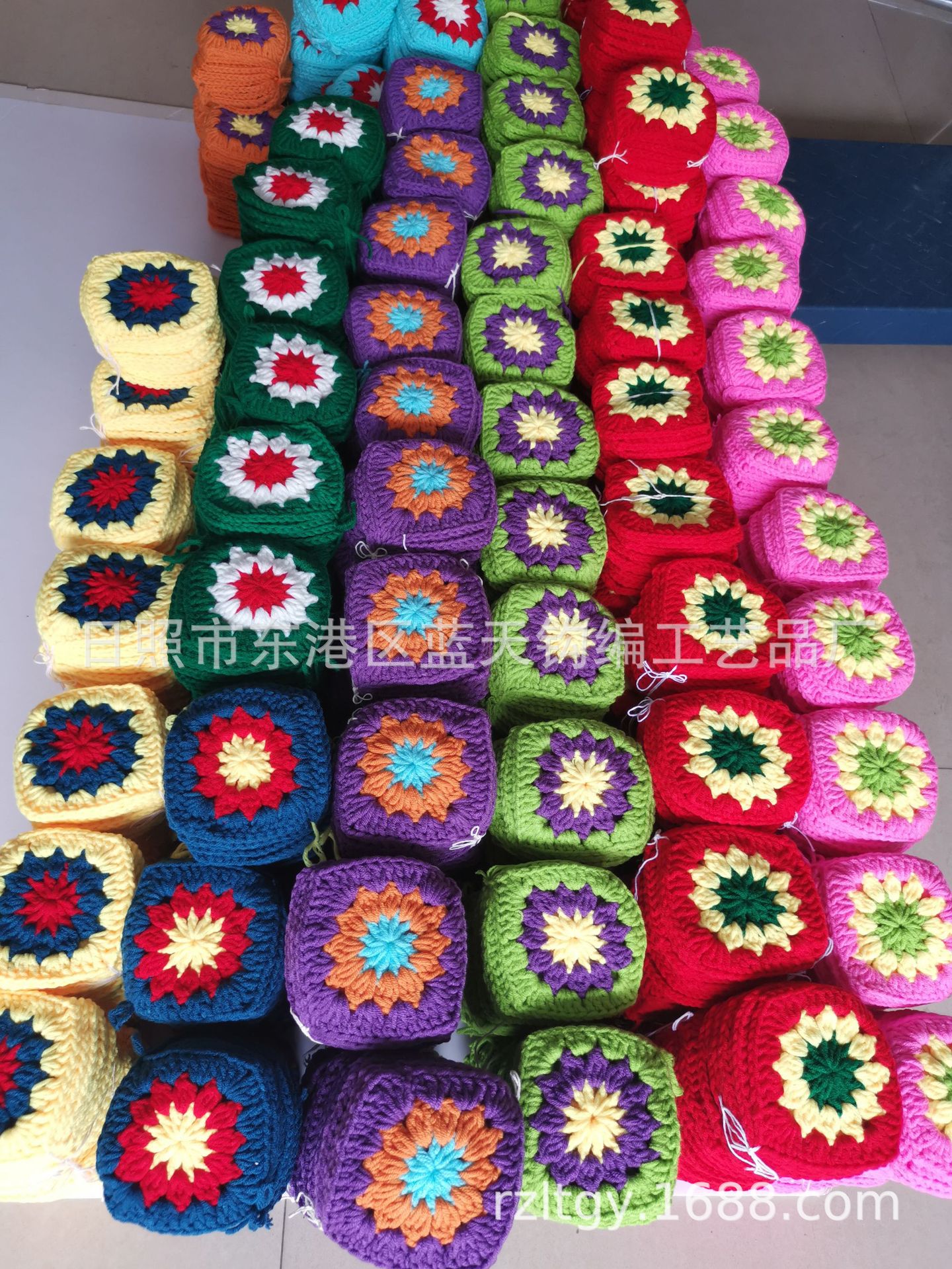 手工钩毛线毯子花片，手工编织毛线花毯子，钩针织毛线毯子