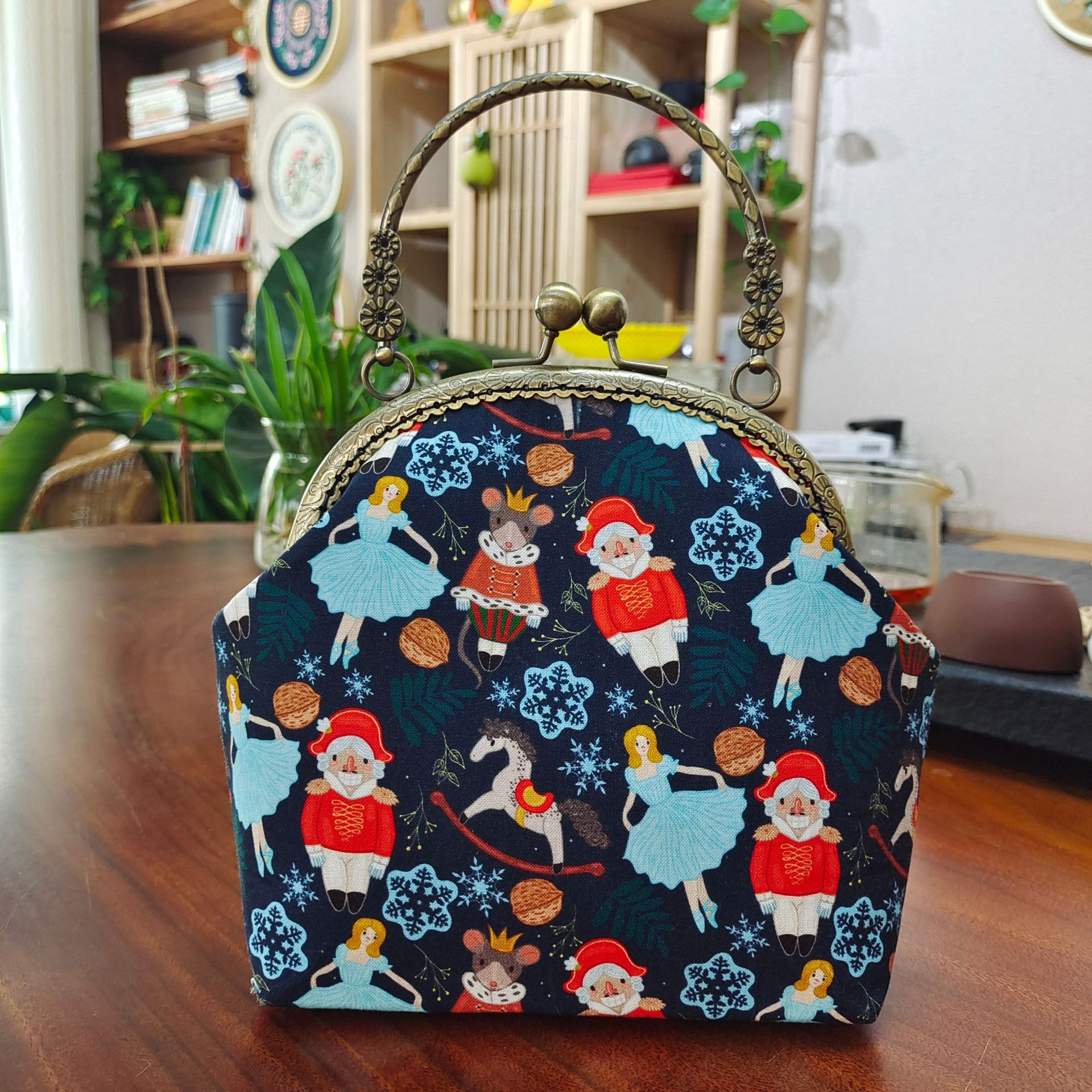 Nuevo estilo creativo hecho a mano diy billetera boca bolsa de oro bolsa de almacenamiento de material auto-bordado bolsa de patchwork bolsa de mensajero