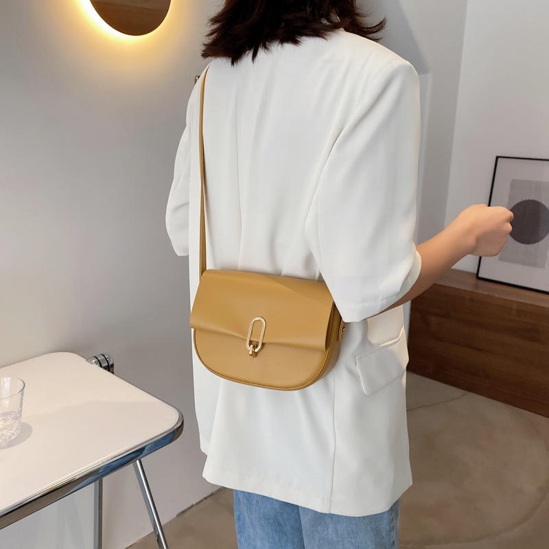 Fashion Solid Color Saddle Bag Wholesale display picture 6