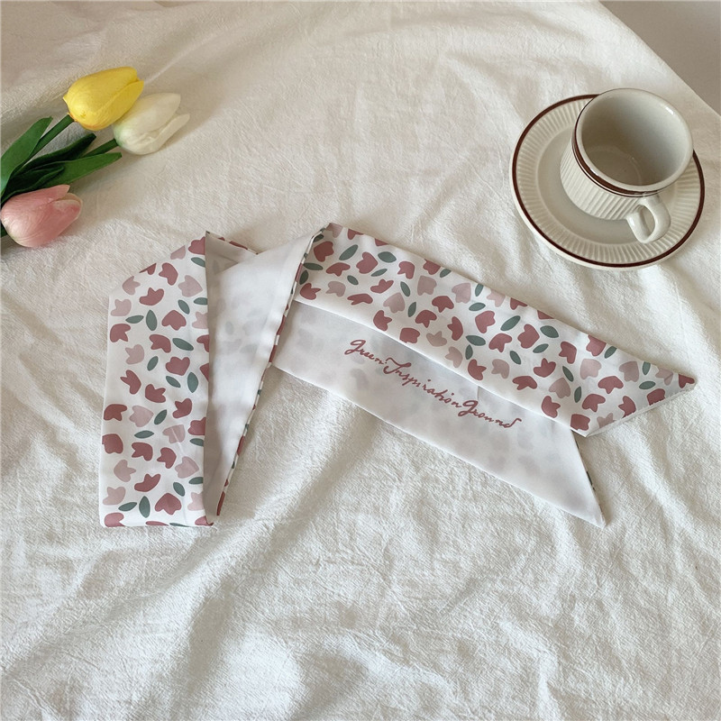 White pink flower pattern