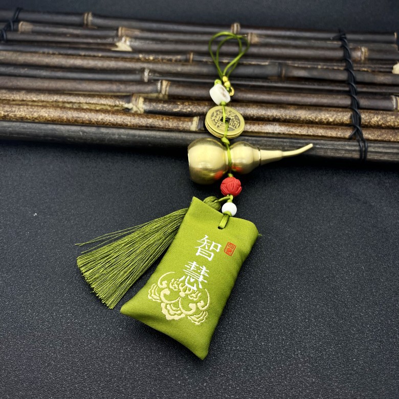 Fragrant Copper Gourd Pendant-Green Wisdom