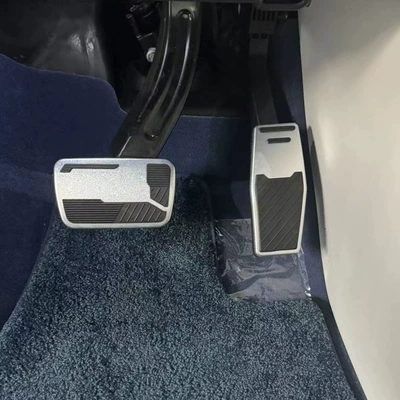 Suitable for Buick Gl8, Enclave, Lacrosse, Regal Accelerator and Brake Pedals, Aluminum Alloy Anti-Slip Modification, Multi-Functional (Dekorativ pedal başlıqları) - buick-gl8throttle-brake-footrestsilver