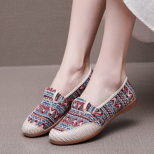 2024 Spring and Summer Old Beijing Cloth Shoes Women's Flat Heel Ethnic Style Shallow Mouth Middle-aged and Elderly Slip-on Lazy Mother's Shoes