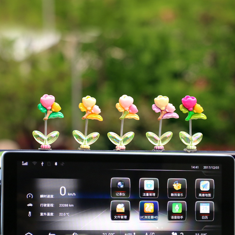 Nuevos adornos de automóviles de tulipanes para niñas decoración de consola central de automóviles frescos adornos de flores de cabeza