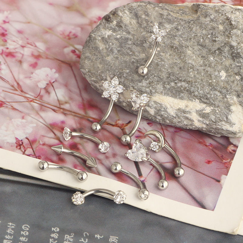 16G labret stud size and finish detail