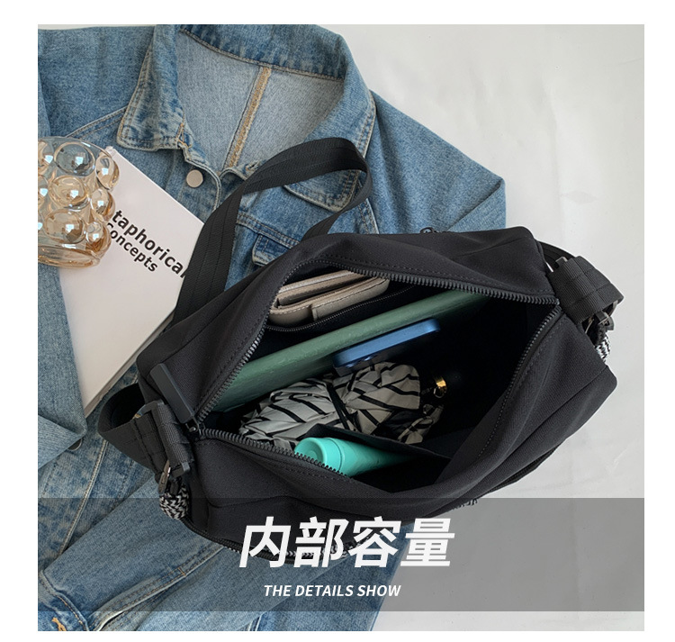 Large-capacity crossbody canvas bag for women 2023 new style, versatile and casual single-shoulder pillow bag for commuting to school on Instagram Item Picture