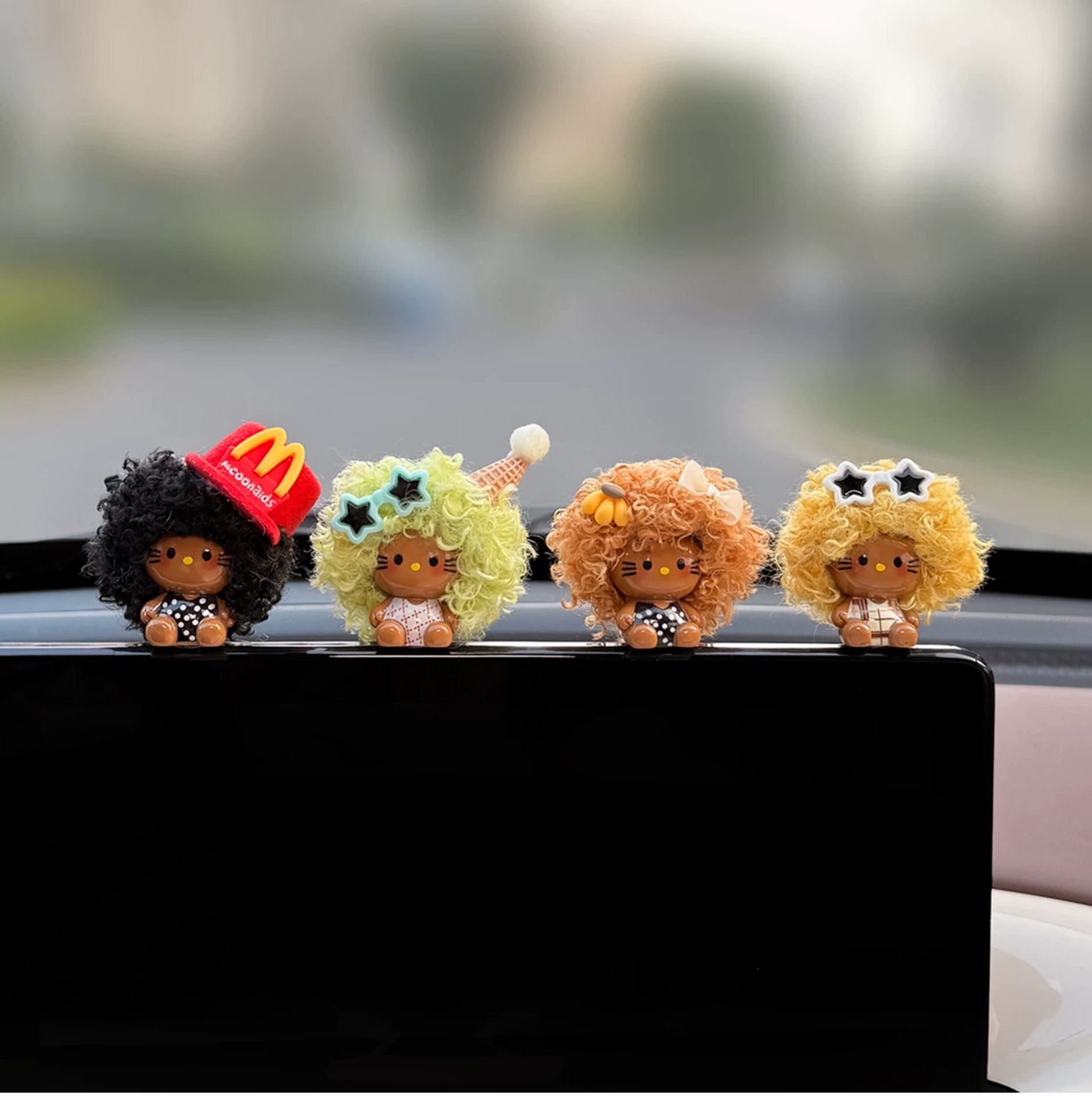 2026 New Car Ornaments Kitty Car Dashboard Display Screen Interior Decorations Cute Female Influencer Style