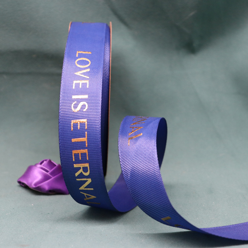 Cinta acanalada personalizada de 2.5 cm con estampado dorado de "love" para embalaje de bodas, envoltura de regalos, Navidad y Año Nuevo.