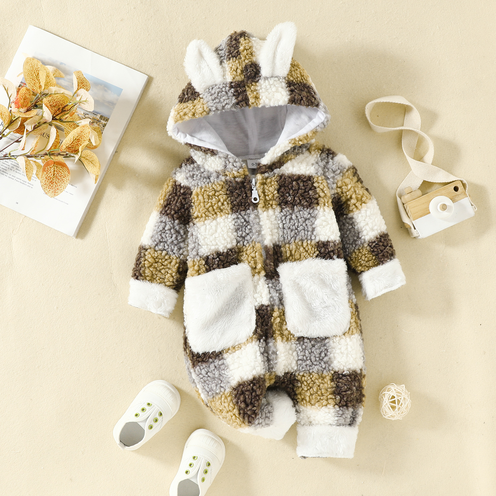 Cute Clouds Button Cotton Baby Rompers display picture 4