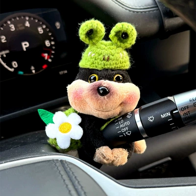 Dog Car Safety Belt Shoulder: Seat belt shoulder pad - green-hat-flower-bee-dog-pocket-guard