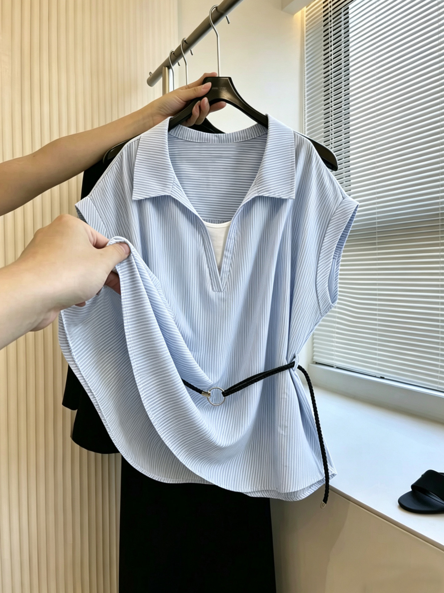 Áo thun nữ tay ngắn sọc kẻ eo phối hai lớp phong cách Hàn Quốc — xanh lam