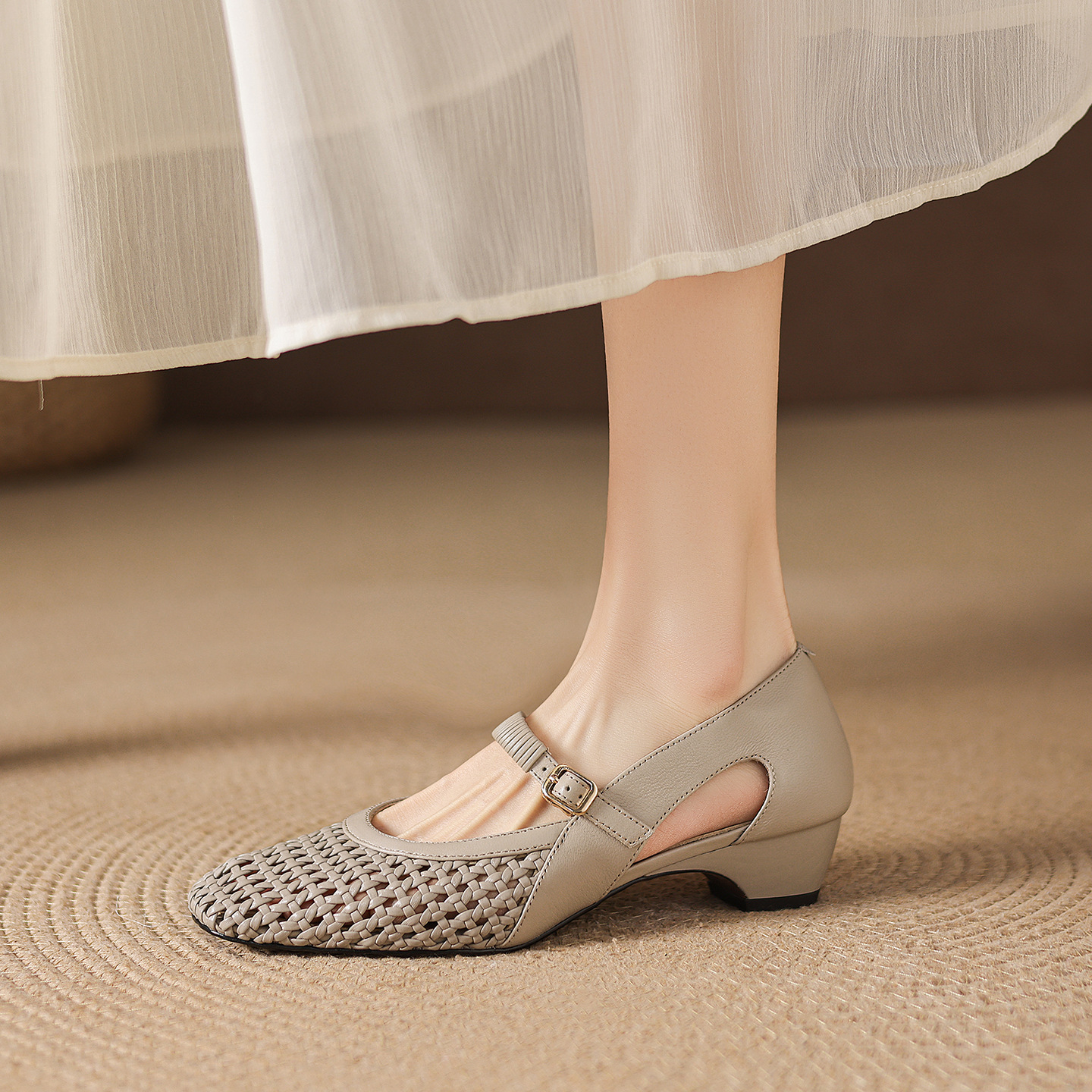 Giày sandal nữ gót thấp 3 cm mũi vuông hở bên da cừu đi làm — đen
