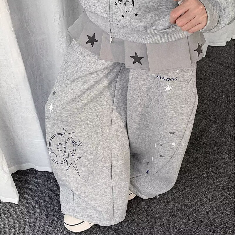 American-Style Gray Star-Printed Curved Pants for Women, New Spring Style, Loose Fit, Slimming, Elastic Waist, Sporty Wide-Leg Casual Pants for Women American-Style Gray Star-Printed Curved Pants for Women, New Spring Style, Loose Fit, Slimming, Elastic Waist, Sporty Wide-Leg Casual Pants for Women