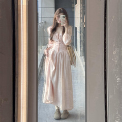 女性のためのピンクの優しいドレス 2025 春夏の新しいスリムロングスカート、小柄な人向け、ハイエンド、ユニークで超見栄えの良い