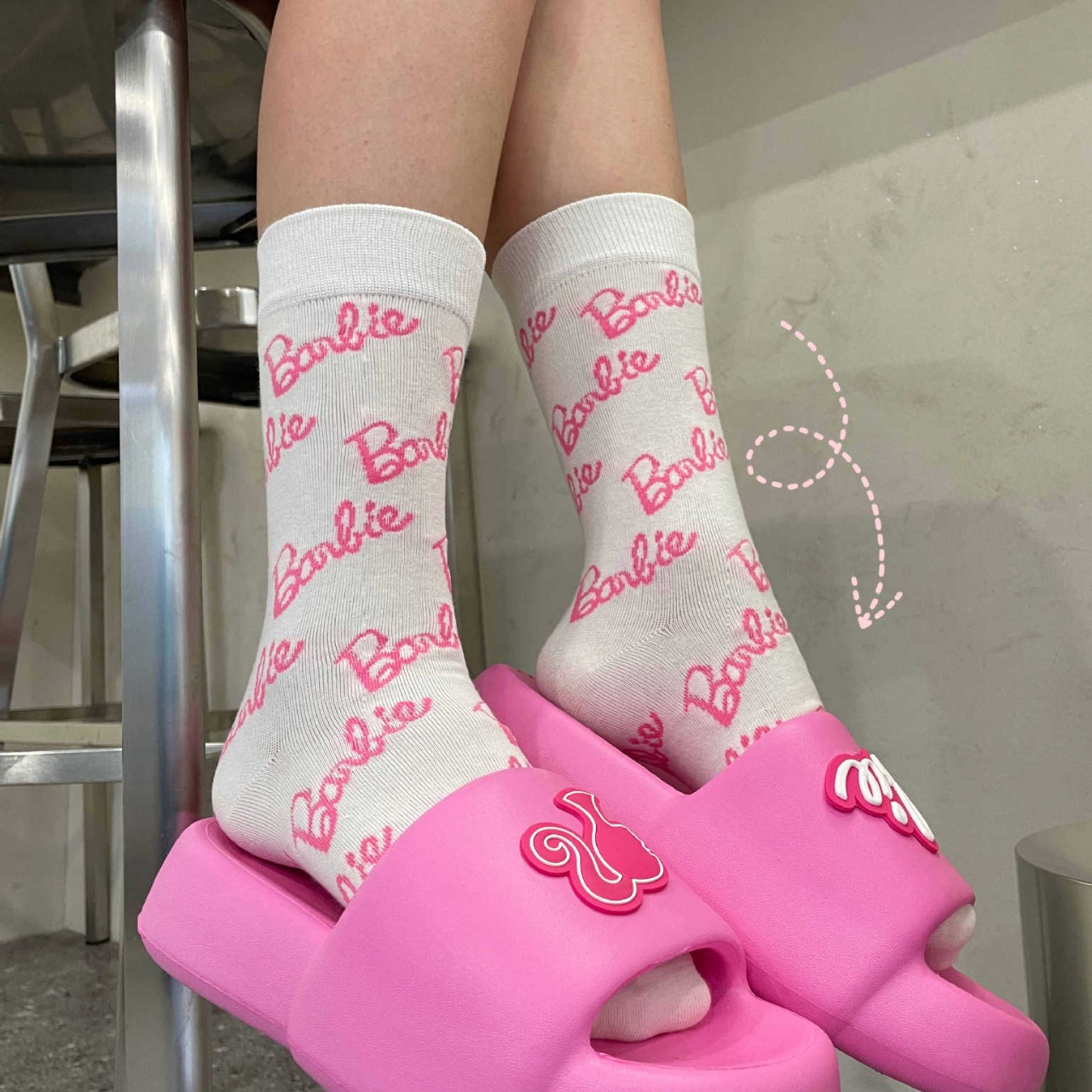 Internet celebridad Nueva ins moda blanco y negro completo impreso Babi Rosa letra calcetines deportes europeos media pantorrilla longitud calcetines algodón hombres y mujeres