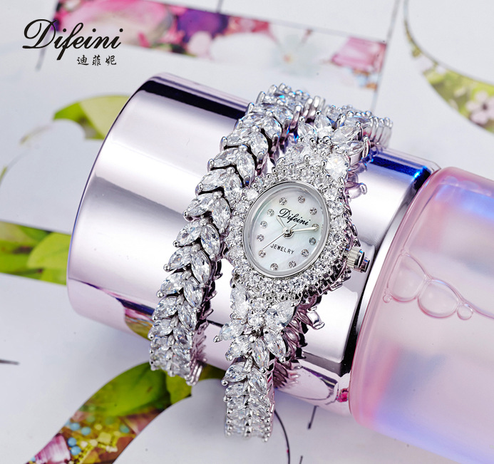 时尚轻奢高颜值镶锆钻手链手表缠绕两圈跨境外贸爆款定制时装女表