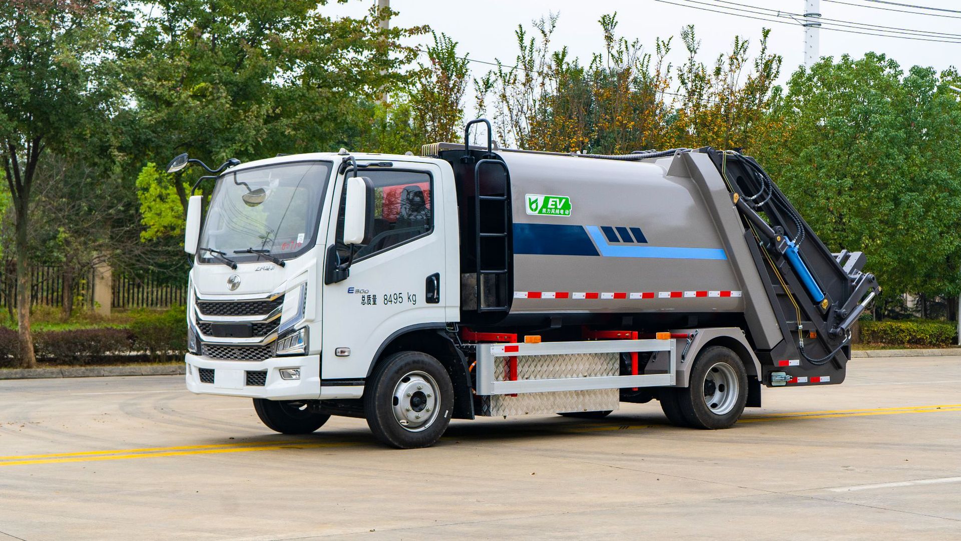 Saic Light Truck New Energy Compression Garbage Truck 7 Cubic Meters Municipal Street New Energy Electric Cleaning Garbage Truck