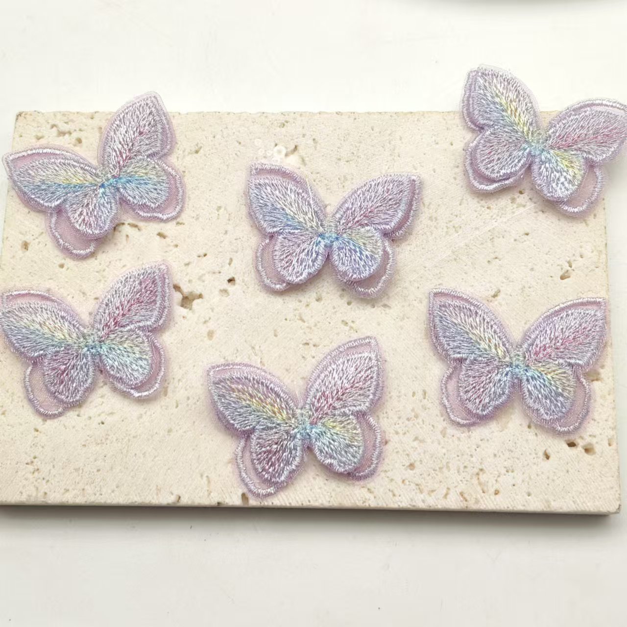 Ropa de tela de red de encaje bordado doble capa de tela de mariposa bordada pegatinas de color tocado accesorios pegatinas de tela