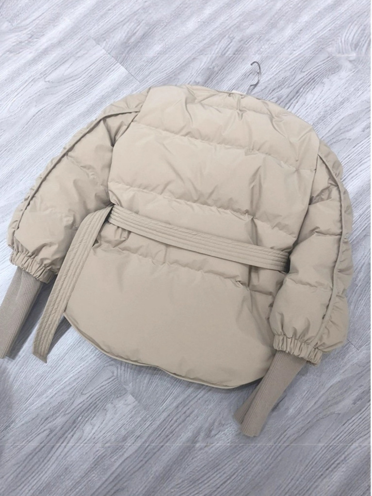 Small short down jacket women's winter 2022 new coat V-neck waist slimming small design sense niche