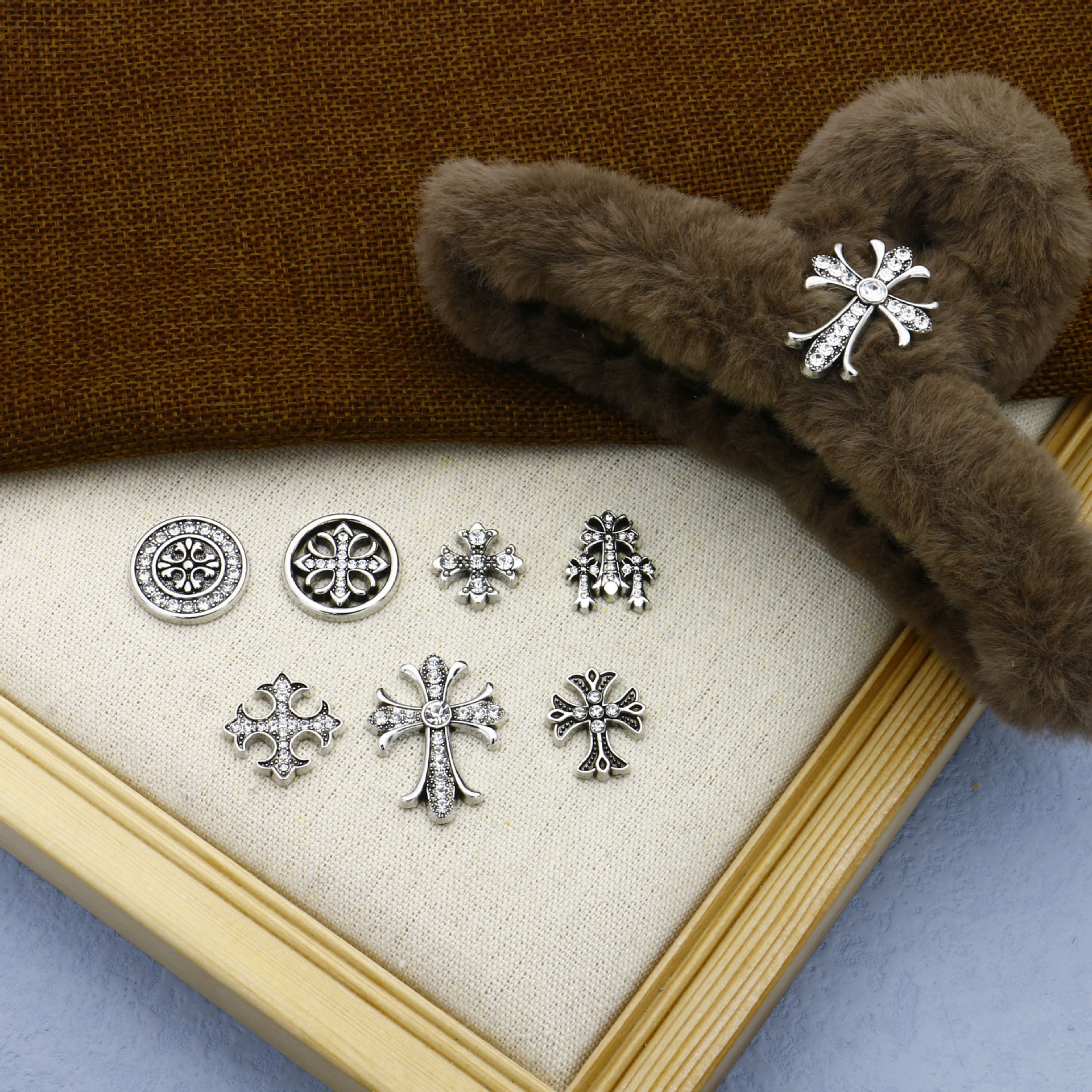 Internet Celebrity Retro Rhinestone Cross Alloy Metal DIY Hairpin Phone Case Accessory