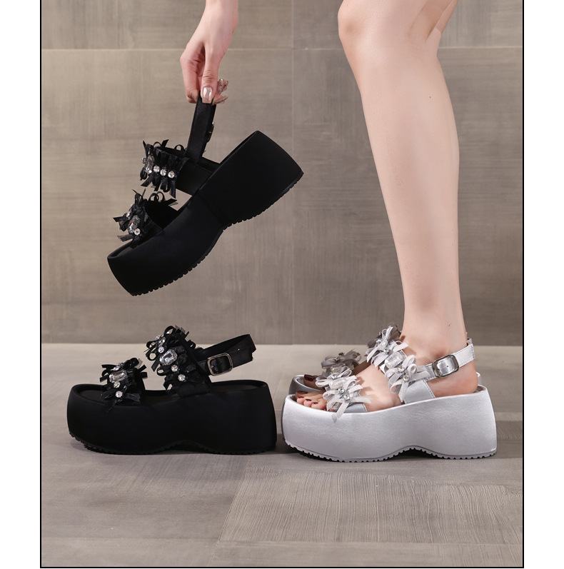 Sandal nữ đế bánh xốp đính đá phối váy thời trang mùa hè 2025 — Màu đen, Màu xám bạc chi tiết 17