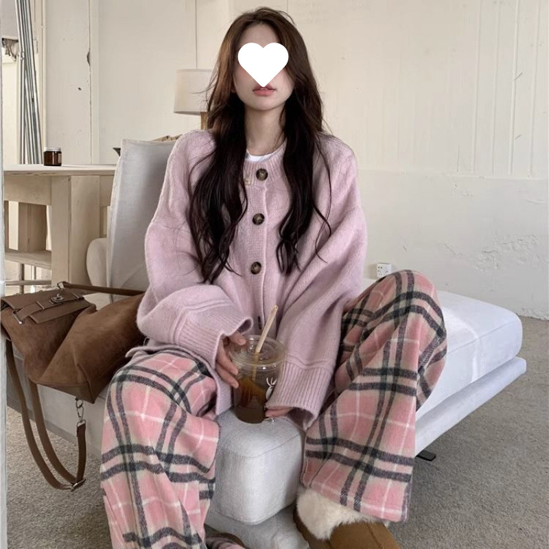 韩剧穿搭套装秋冬温柔气质慵懒风毛衣开衫格子裤阔腿长裤两件套女|undefined