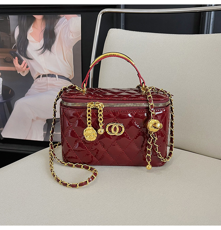Bolso de mujer caja de mano de verano bolso pequeño 2026 nuevo estilo de alto nivel sensación pequeña fragancia estilo diamante cadena mochila