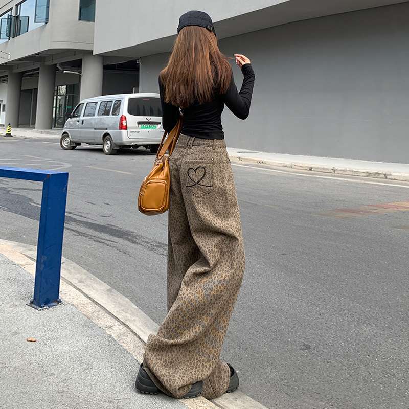 In-Stock Heart Embroidery Vintage Low-Saturation Leopard Print American High Street Wide-Leg Loose Jeans Long Pants with Drop Shipping