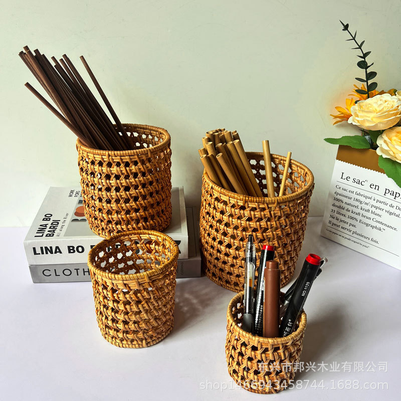 Wicker cylindrical pen holder, flower holder, desktop stationery and cosmetic storage holder, cutlery holder, six-piece storage holder, hollow design