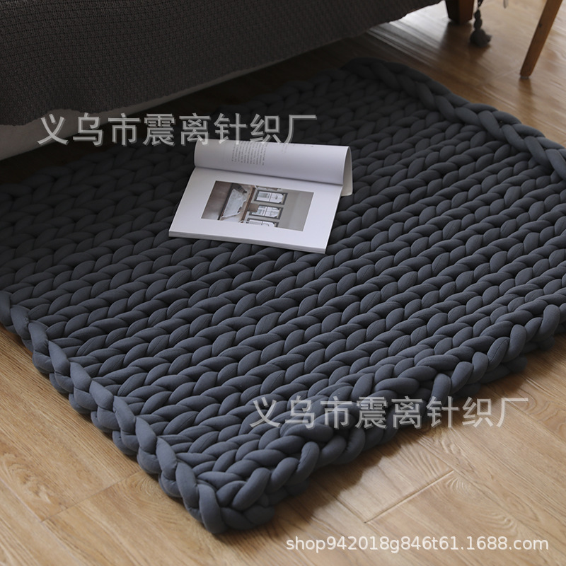 Sofa, knitted duvet for sleep