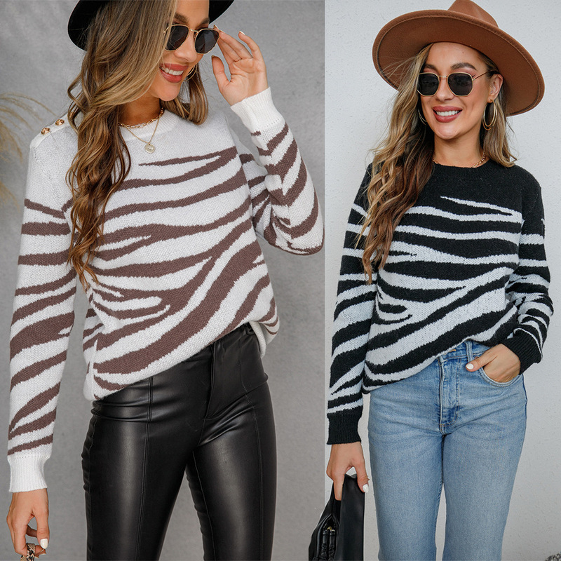 2026 Winter Pullover European and American Style Gray Knitted Striped Retro Cotton Round Neck Single-Breasted Elegant Commuting Plus-Size Sweater