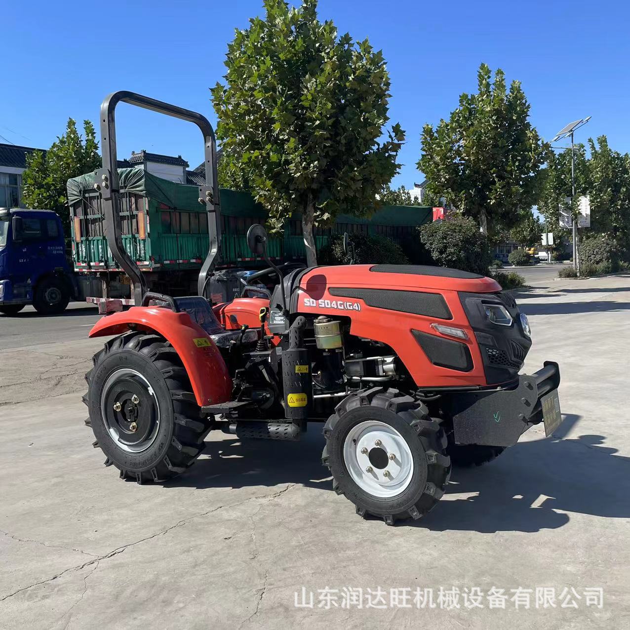 小型四驱农用拖拉机 50马力四轮拖拉机 果园大棚旋耕犁地拖拉机