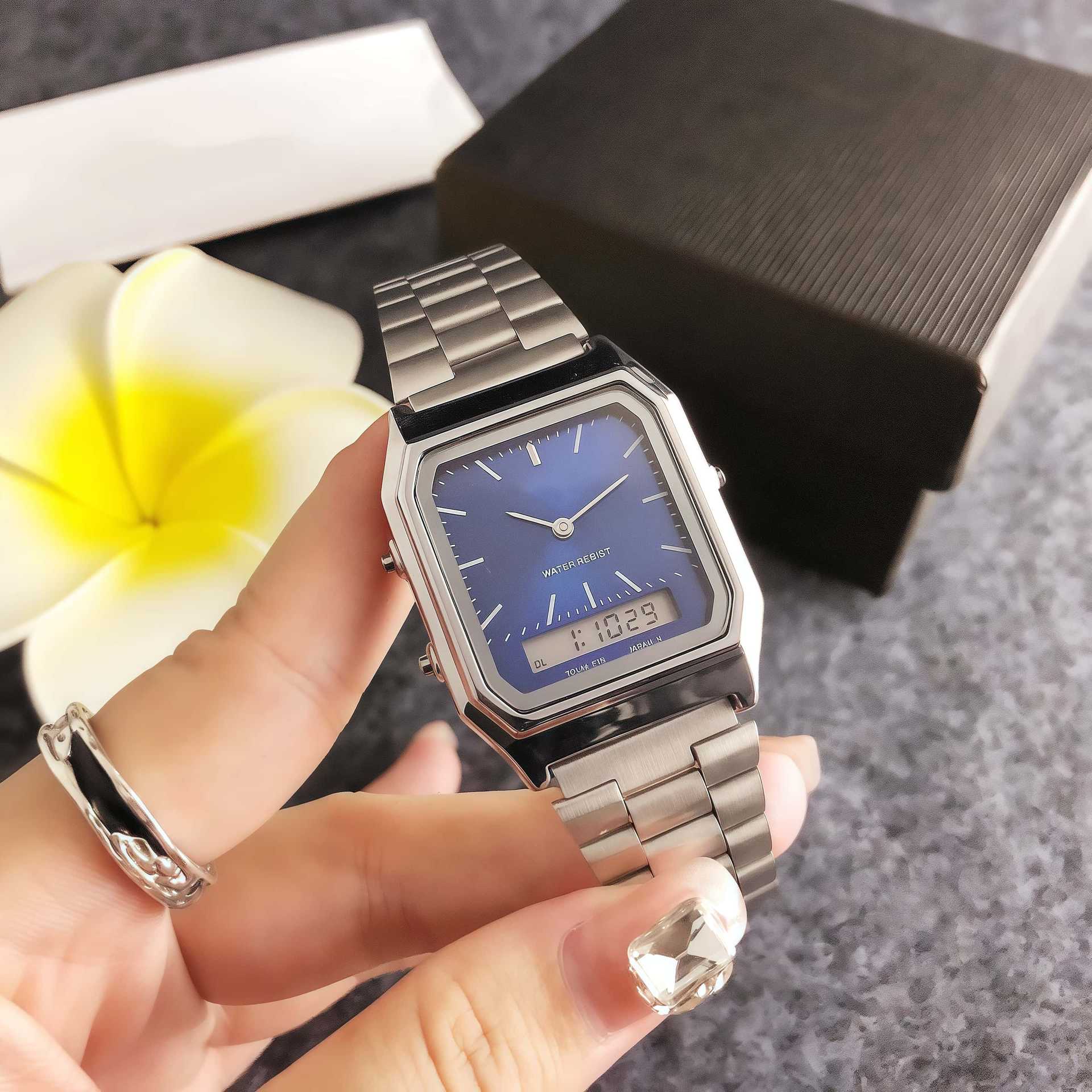 電子はクォーツ時計合金ステンレス鋼クラシックレトロ防水クォーツメンズ腕時計発光表示クロノグラフ時計