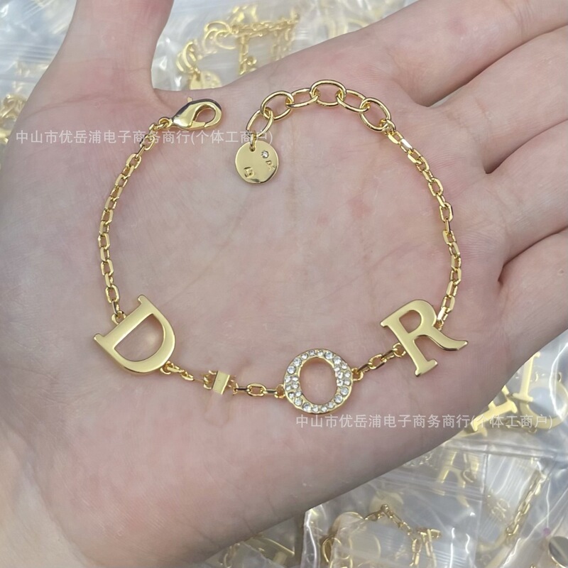 Authentic Real Photo of D Brand Full Diamond Letter O Bracelet for Women, Fashionable Smooth Five-Pointed Star Bracelet for Women, Wholesale Dropshipping