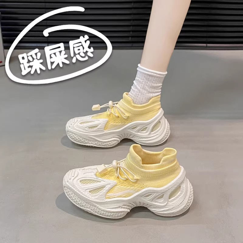 软底透气网面椰子鞋女2025秋季新款轻便百搭休闲鞋厚底运动袜子鞋