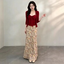 �nϵ�Շ��д���һ����ȹ��Ů�紺���tɫ�_�������黨�Lȹ�������b