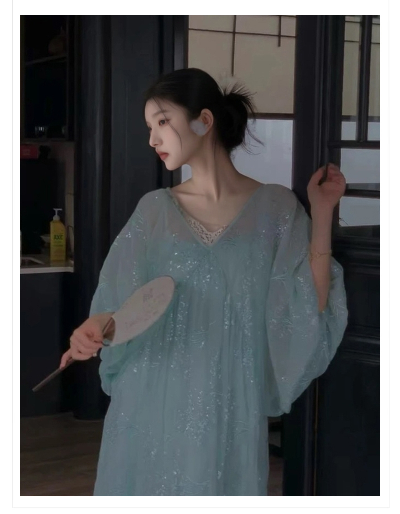 Đầm suông midi phong cách Trung Hoa thêu sequin tay ngắn cổ tròn — Xanh bạc hà chi tiết 3
