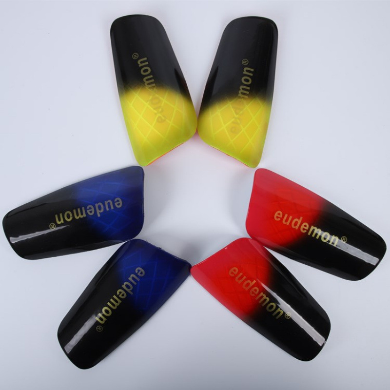 Manufacturer Customized Wholesale Football Shin Guards, Anti-Collision Lightweight Calf Protectors, Football Training Equipment Shin Guards Wholesale