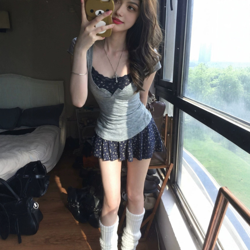 Pure Desire Sweet Hot Girl Square Neck Short Sleeve T-Shirt Women's Summer New Style Lace Splicing Floral Suspender Dress Two-Piece Set