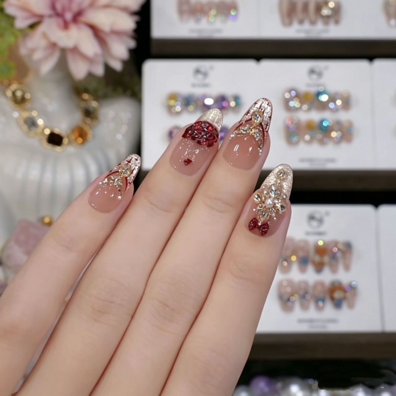 [Red Swan] Handmade, sheer, ice-red swan design, high-quality, skin-brightening press-on nails, 10 pieces per pack