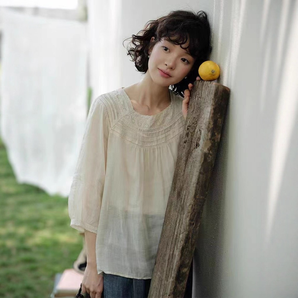 2025复古夏季文艺方领蕾丝拼接苎麻衬衫减龄淑女衬衫女