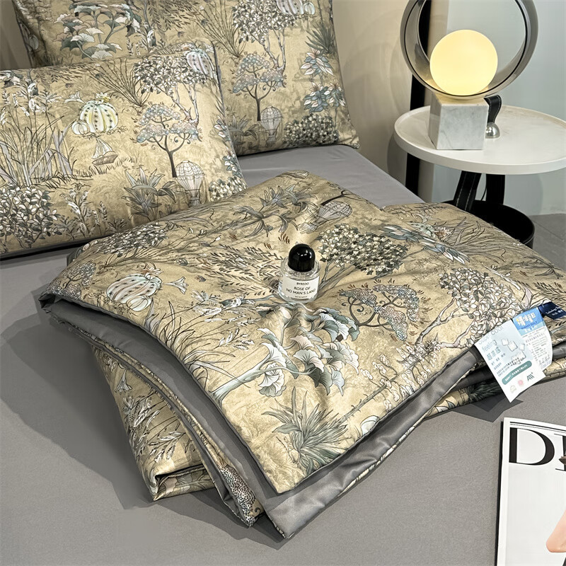 Edredón de verano de seda de hielo Edredón de aire acondicionado Edredón fino Enfriamiento de verano para dos piezas